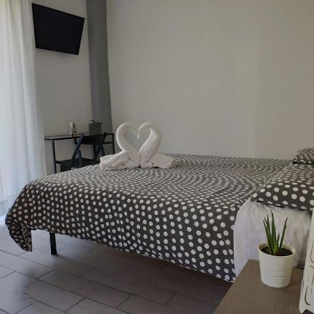 Sweet House Self Check-In 24H Hotel Cavallasca Ngoại thất bức ảnh